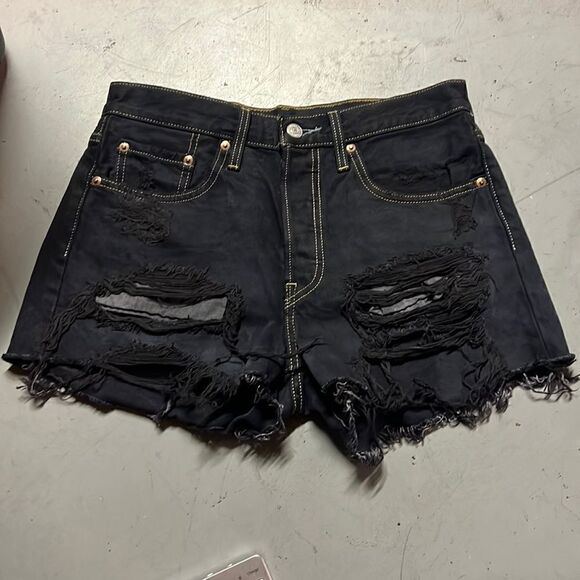 Size 27 Levi’s Dark Denim Distressed Highrise Shorts - Picture 1 of 3